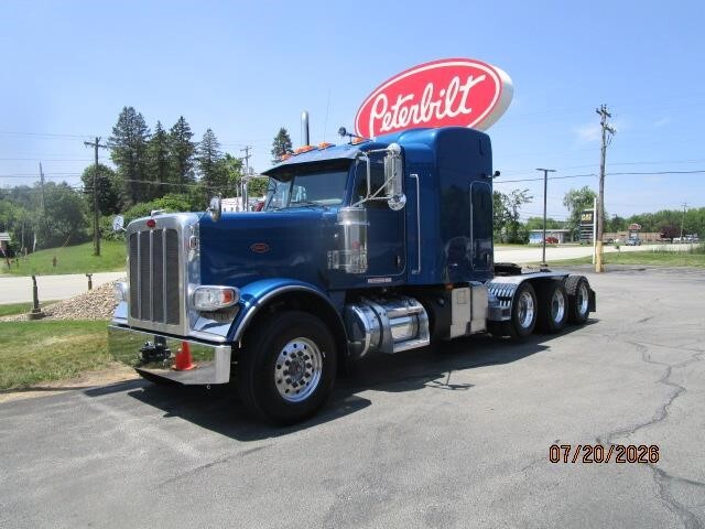 2022 PETERBILT 389 in Butler, PA