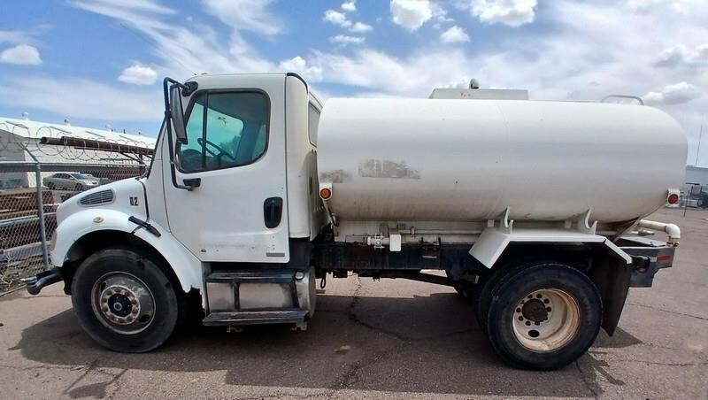 2006 FREIGHTLINER BUSINESS CLASS M2 106 in Phoenix, AZ