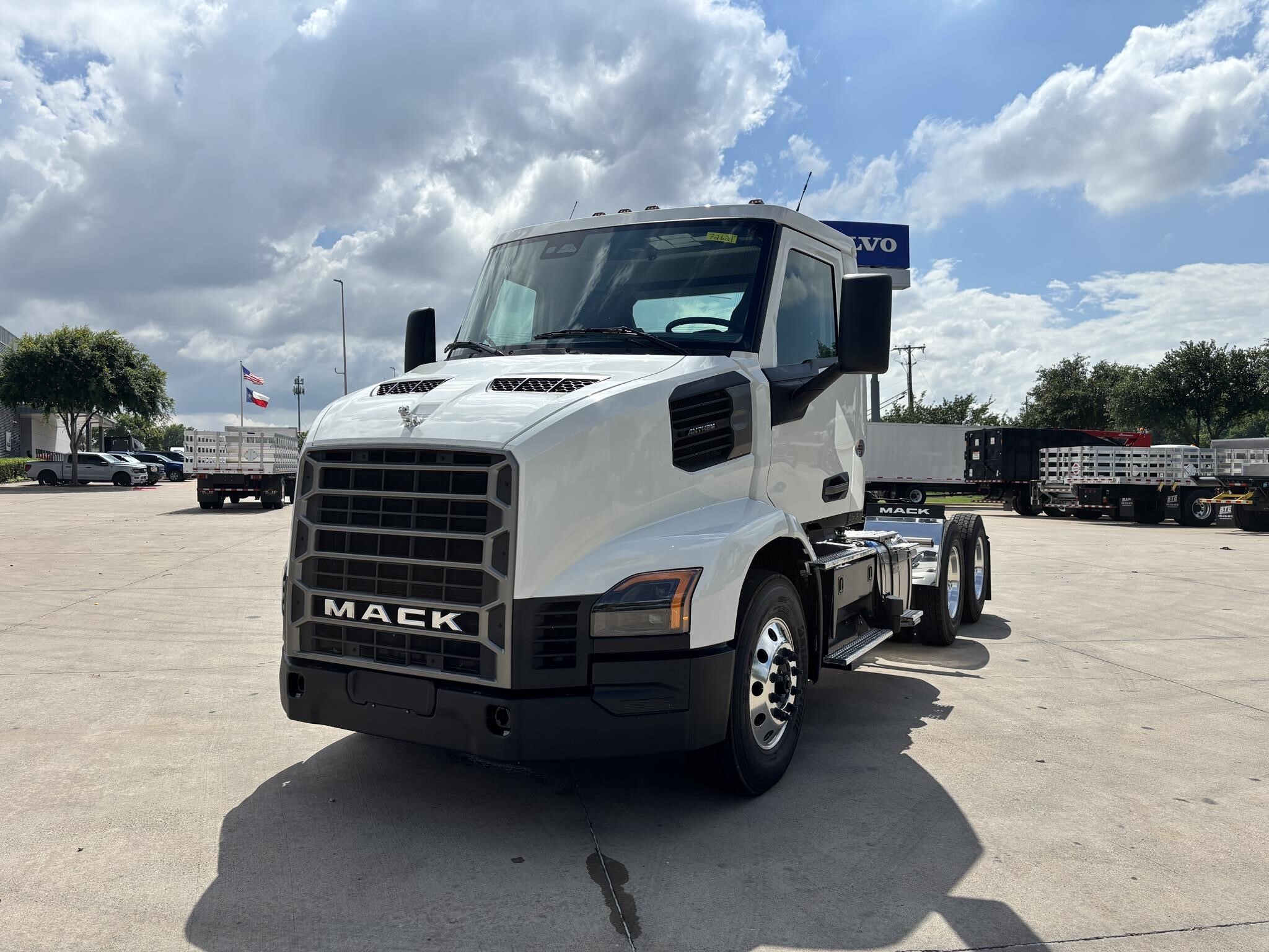 2027 MACK ANTHEM 64T in Dallas, TX