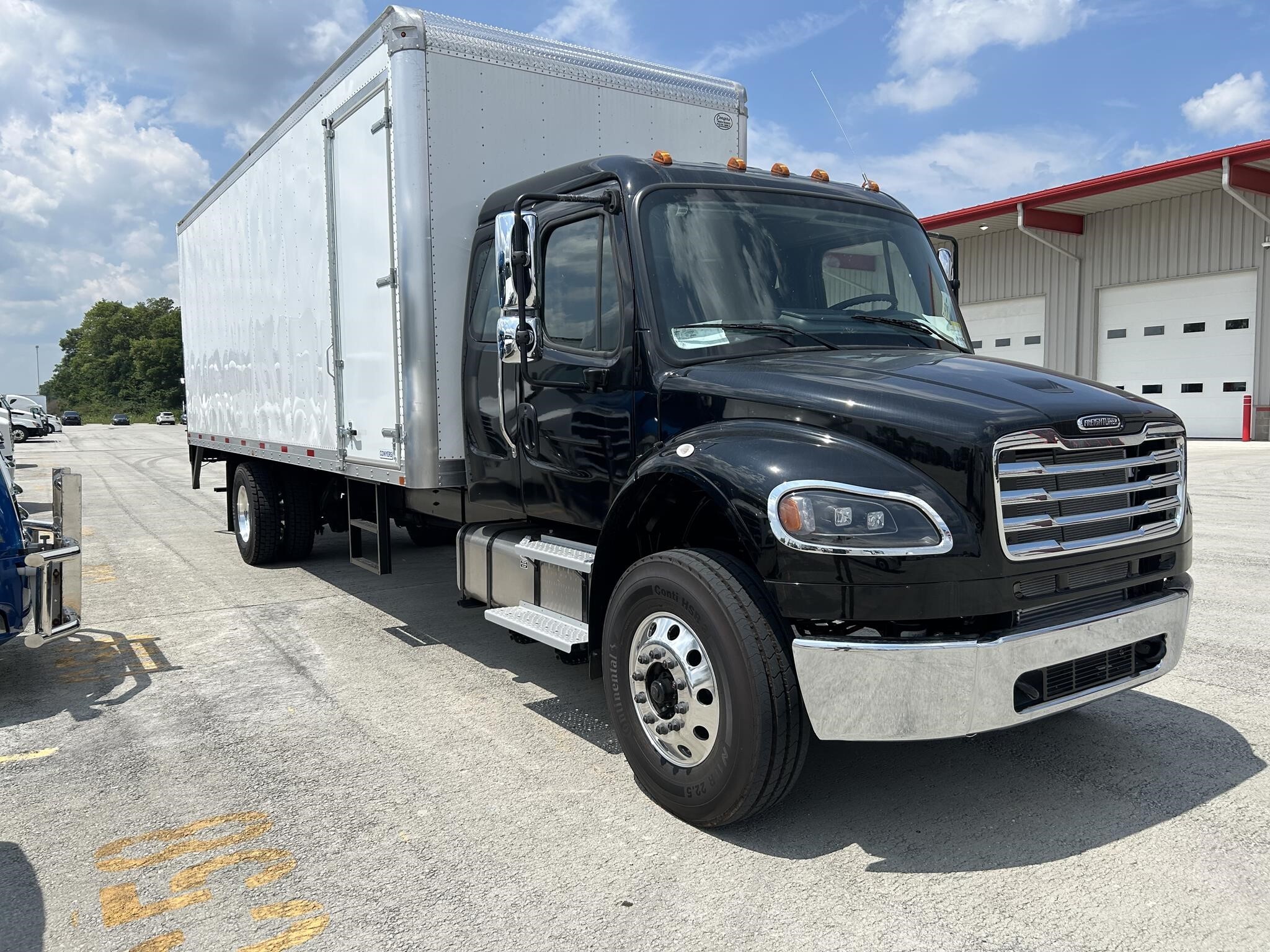 2027 FREIGHTLINER BUSINESS CLASS M2 106 in West Jefferson, OH