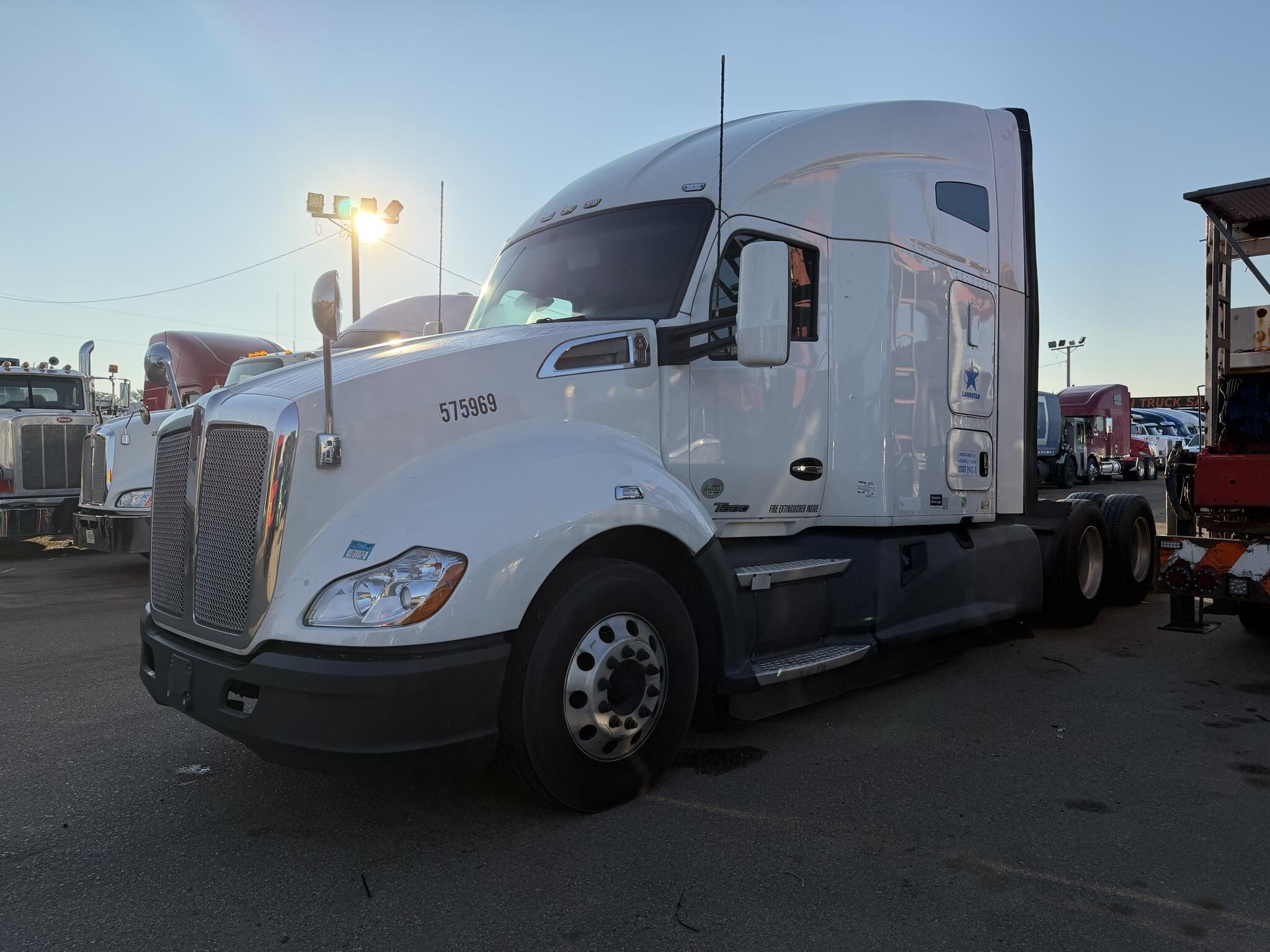 2018 KENWORTH T680 in Covington, TN