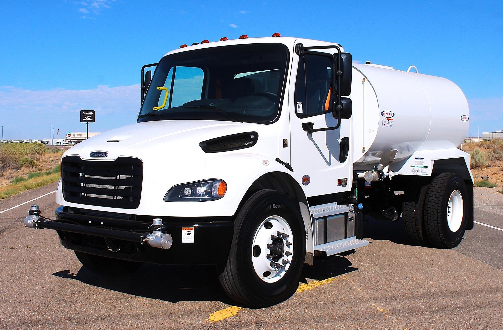 2027 FREIGHTLINER BUSINESS CLASS M2 106 in Albuquerque, NM