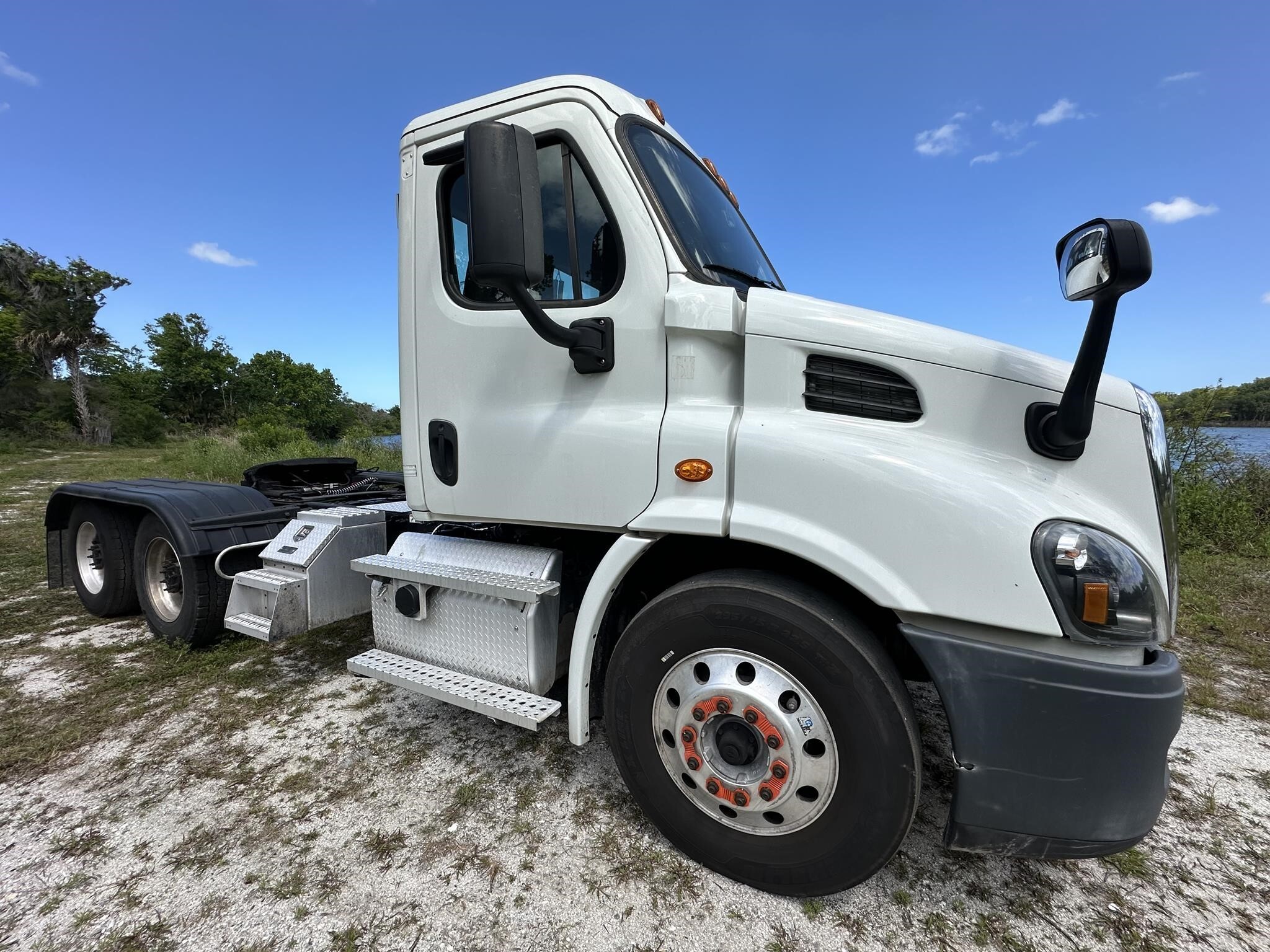 2020 FREIGHTLINER CASCADIA 113 in Edgewater, FL