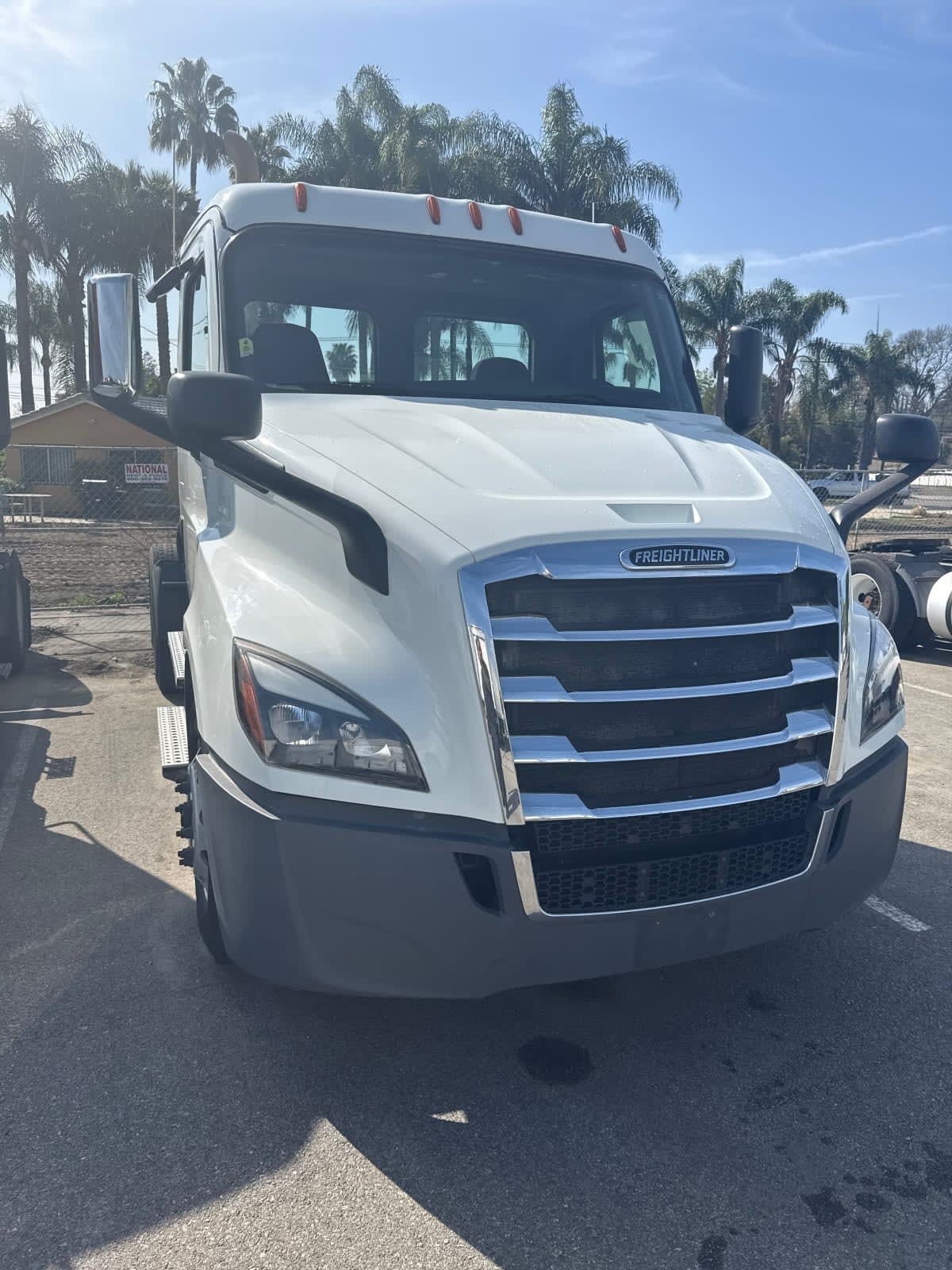 2019 FREIGHTLINER CASCADIA 116 in Pomona, CA