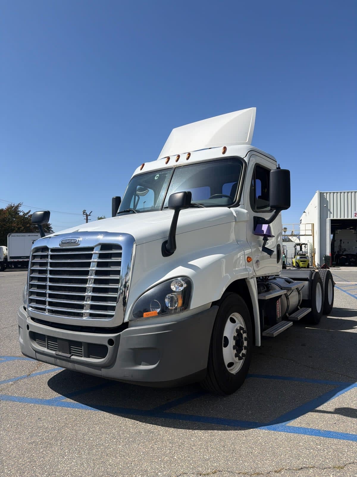 2019 FREIGHTLINER CASCADIA 125 in Pomona, CA