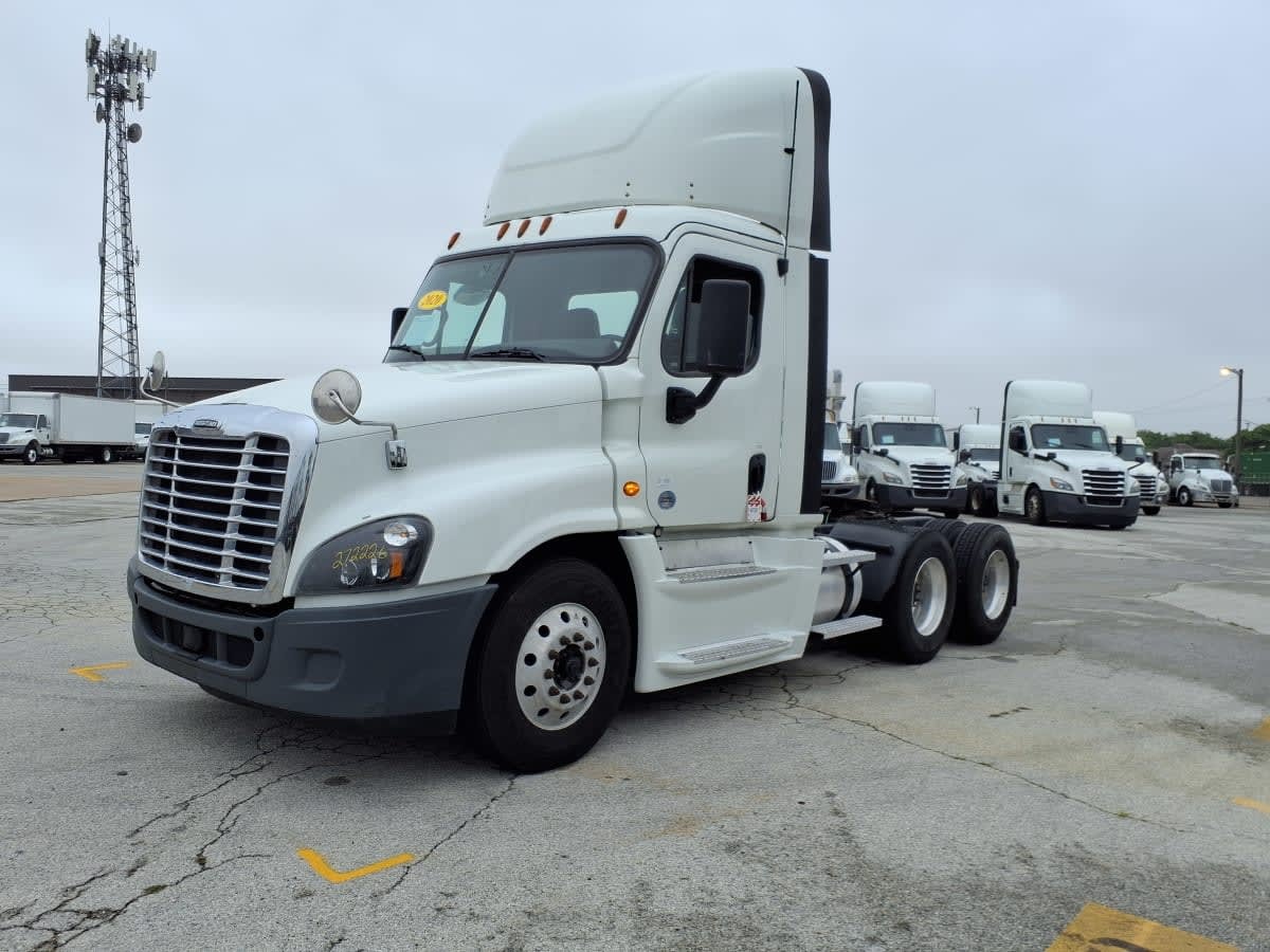 2020 FREIGHTLINER CASCADIA 125 in Fort Worth, TX