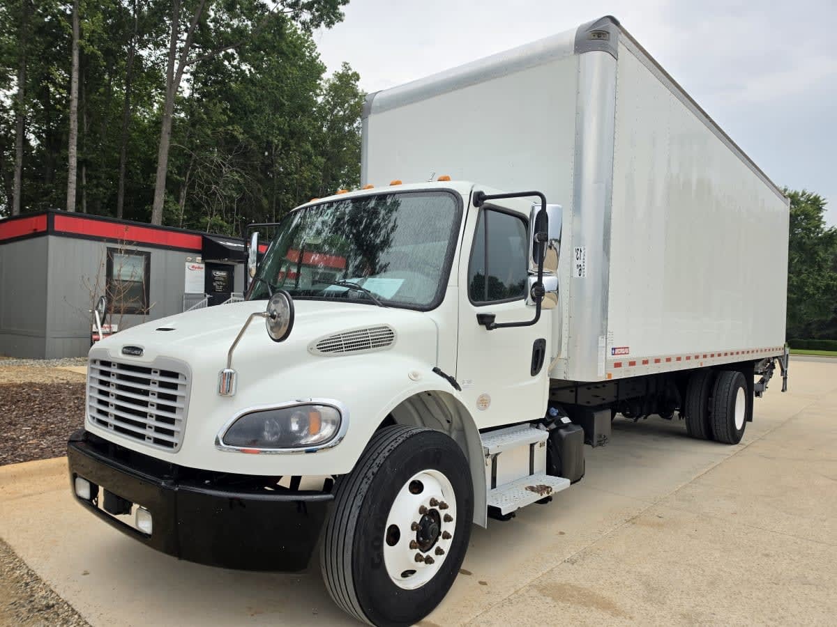 2022 FREIGHTLINER BUSINESS CLASS M2 106 in Greensboro, NC