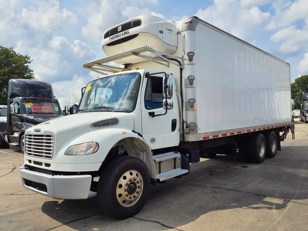 2020 FREIGHTLINER BUSINESS CLASS M2 106 in Oak Creek, WI