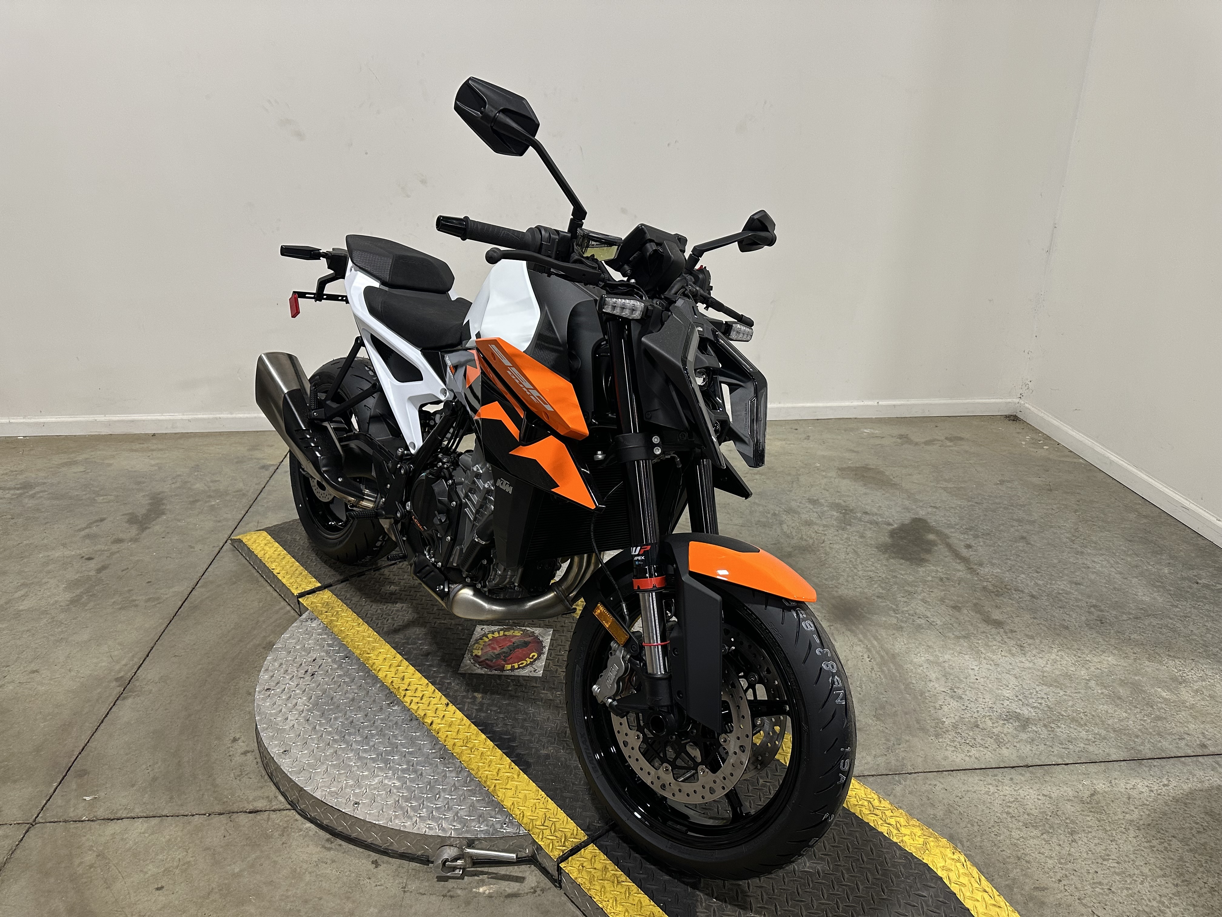 2027 KTM 990 DUKE 990 in Medina, OH