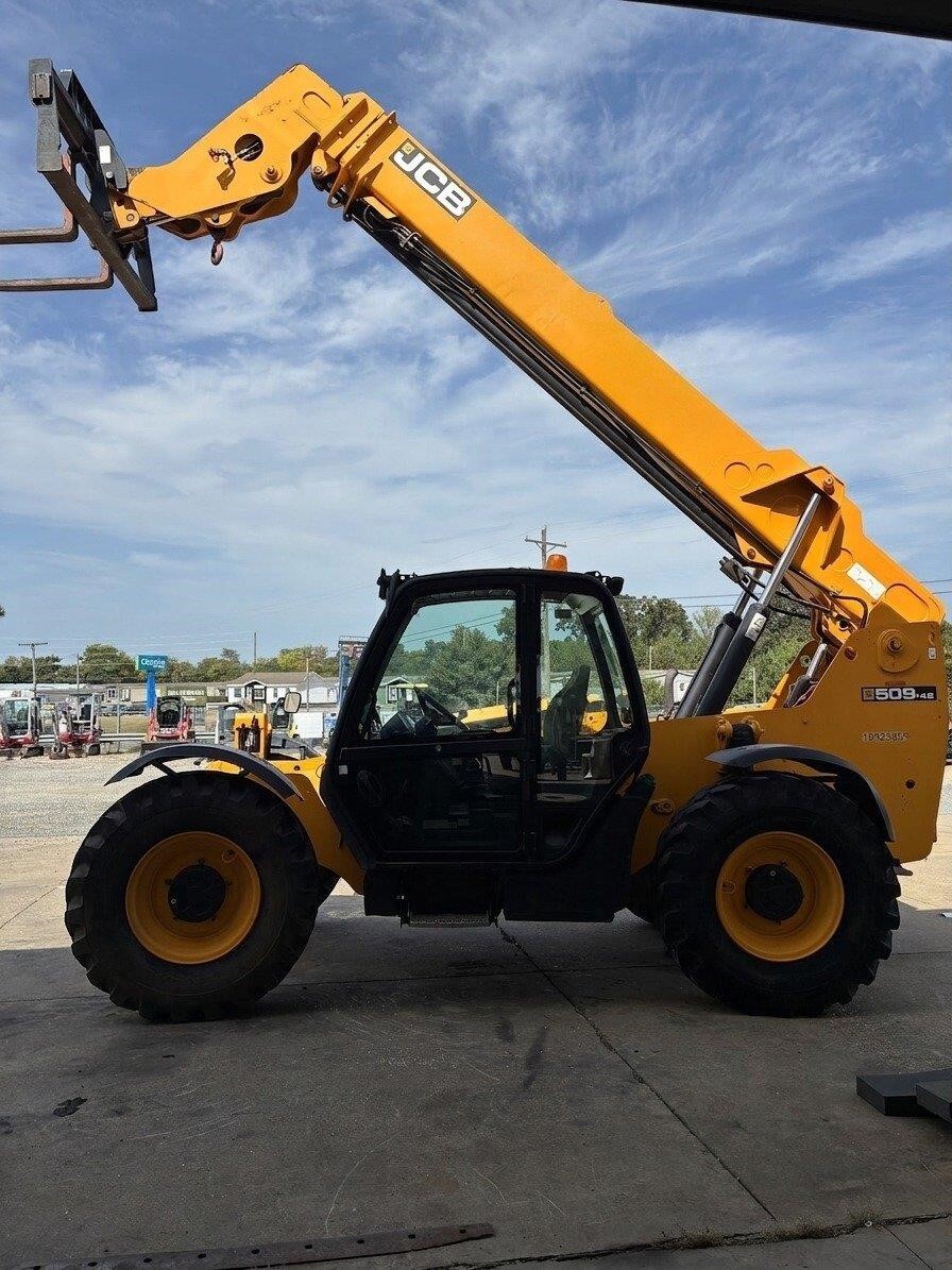 2019 JCB 509-42 in Hot Springs, AR