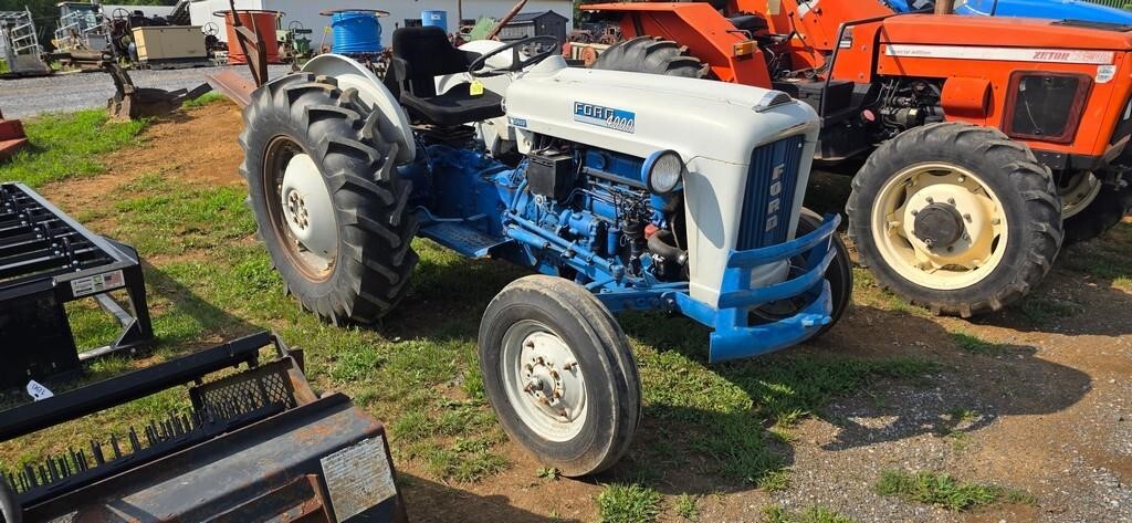 FORD 4000 TRACTOR (RUNS) in Chambersburg, PA