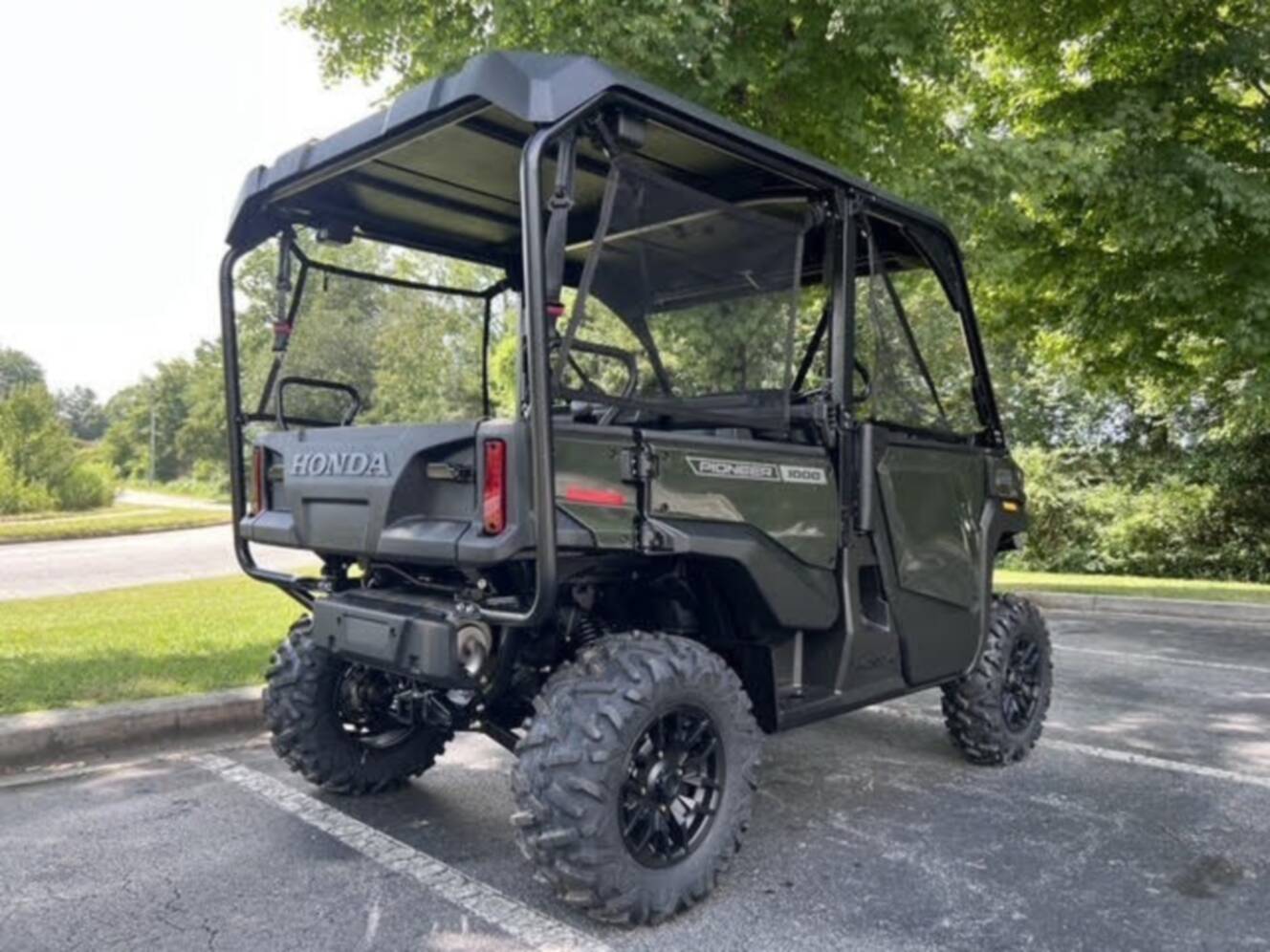 A photo of this 2026 Honda Pioneer 1000-5 Deluxe