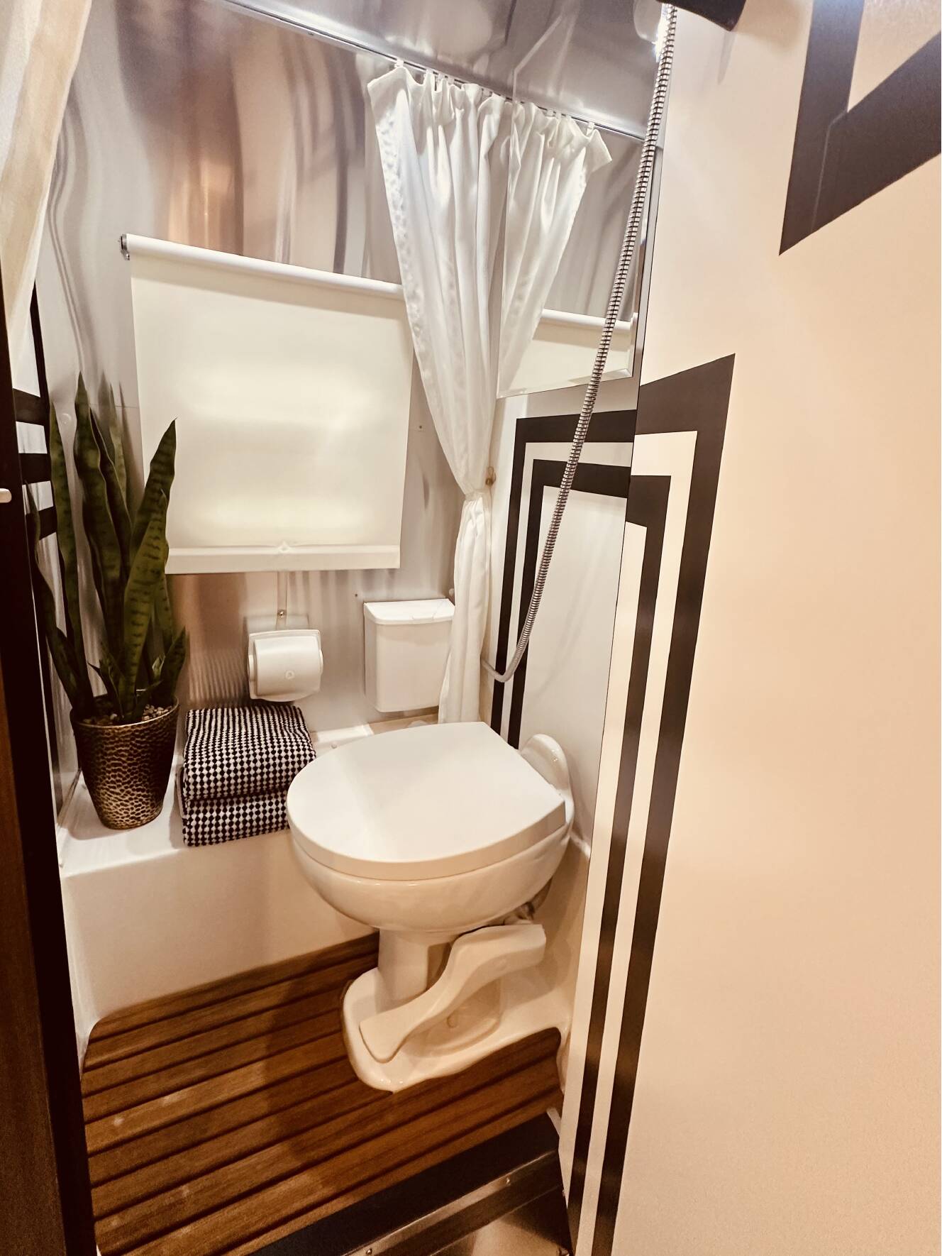 A photo of this 2021 Airstream CARAVEL 16RB
