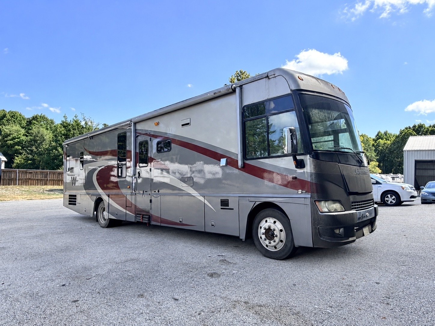2008 Winnebago Adventurer 38T in nacogdoches TX