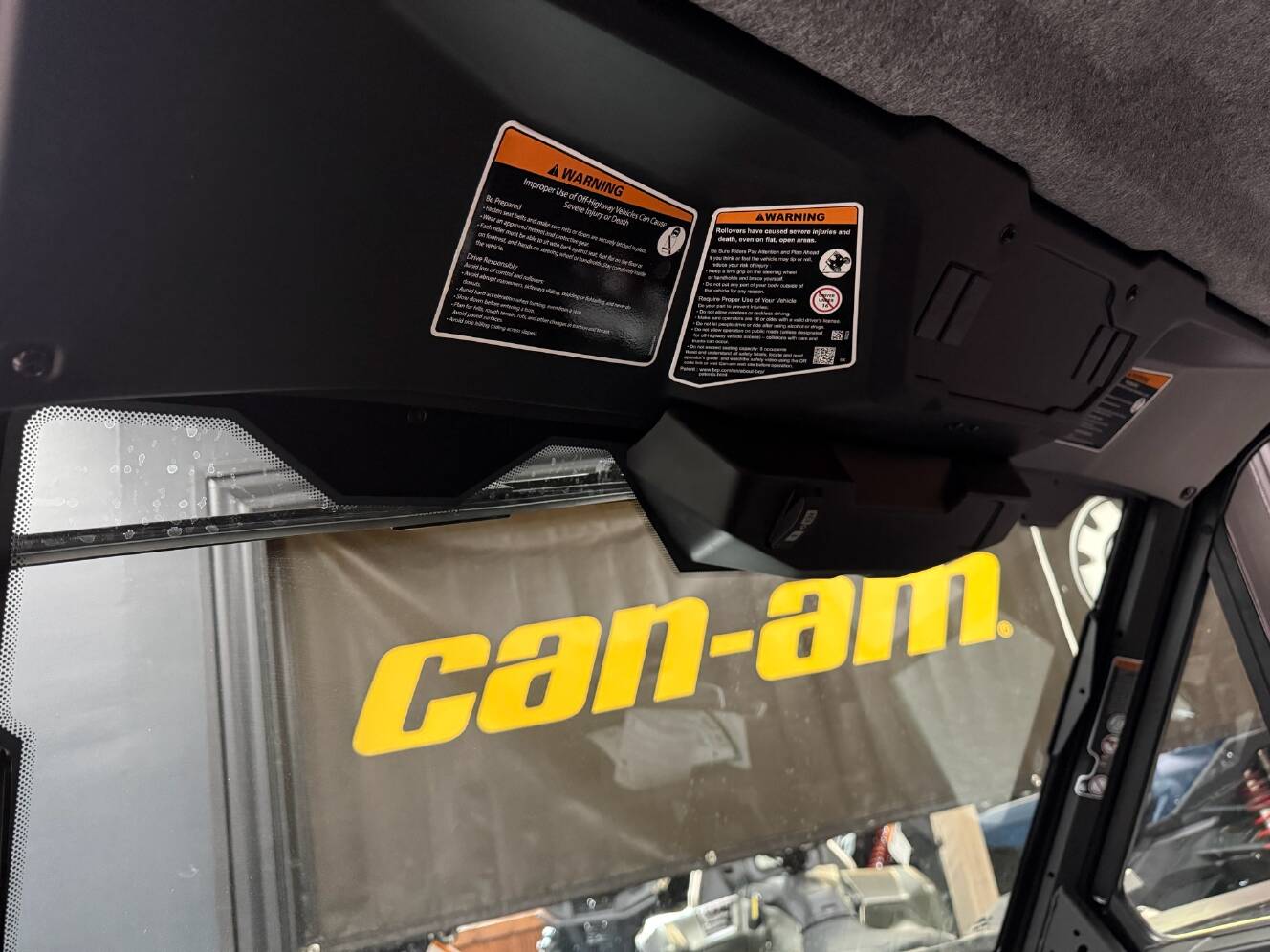 A photo of this 2026 Can-Am Defender MAX DPS CAB HD10