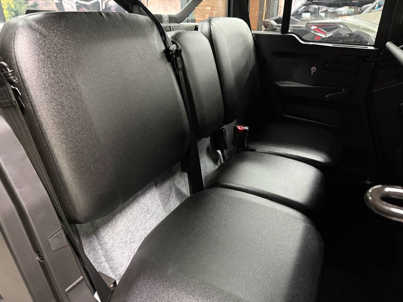 A photo of this 2026 Can-Am Defender MAX DPS CAB HD10