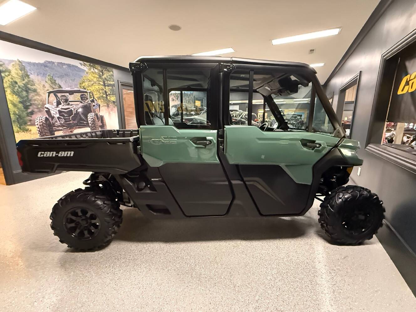 A photo of this 2026 Can-Am Defender MAX DPS CAB HD10