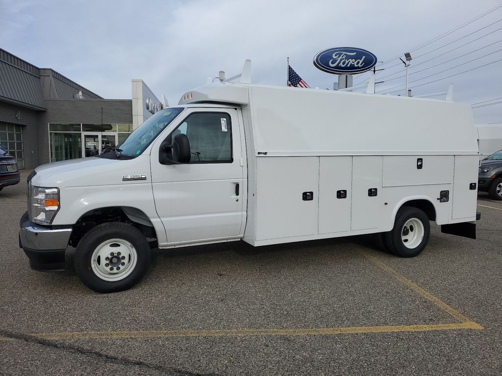 2025 Ford E-350SD in Manahawkin, NJ