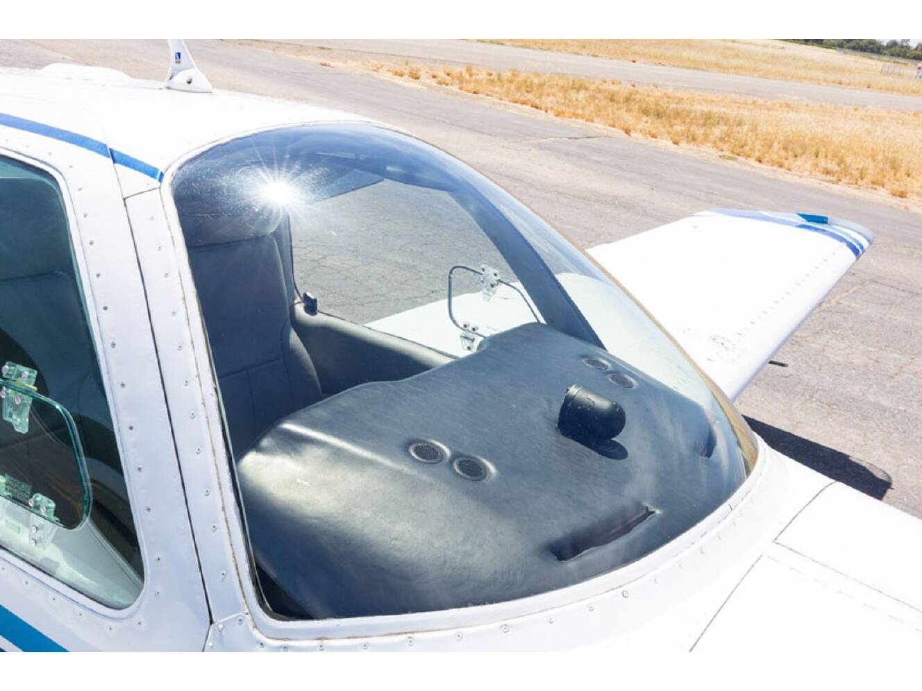 A photo of this 1976 Beechcraft A36 BONANZA