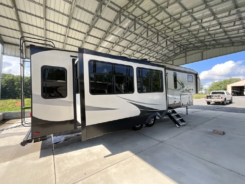 2019 COACHMEN CHAPARRAL 360IBL