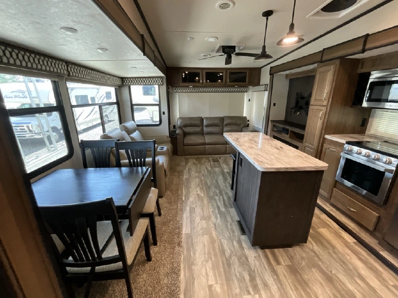 2019 COACHMEN CHAPARRAL 360IBL