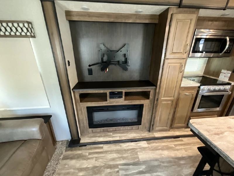 2019 COACHMEN CHAPARRAL 360IBL
