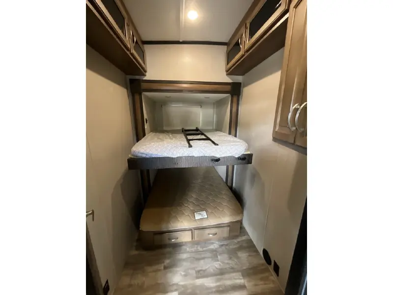 2019 COACHMEN CHAPARRAL 360IBL