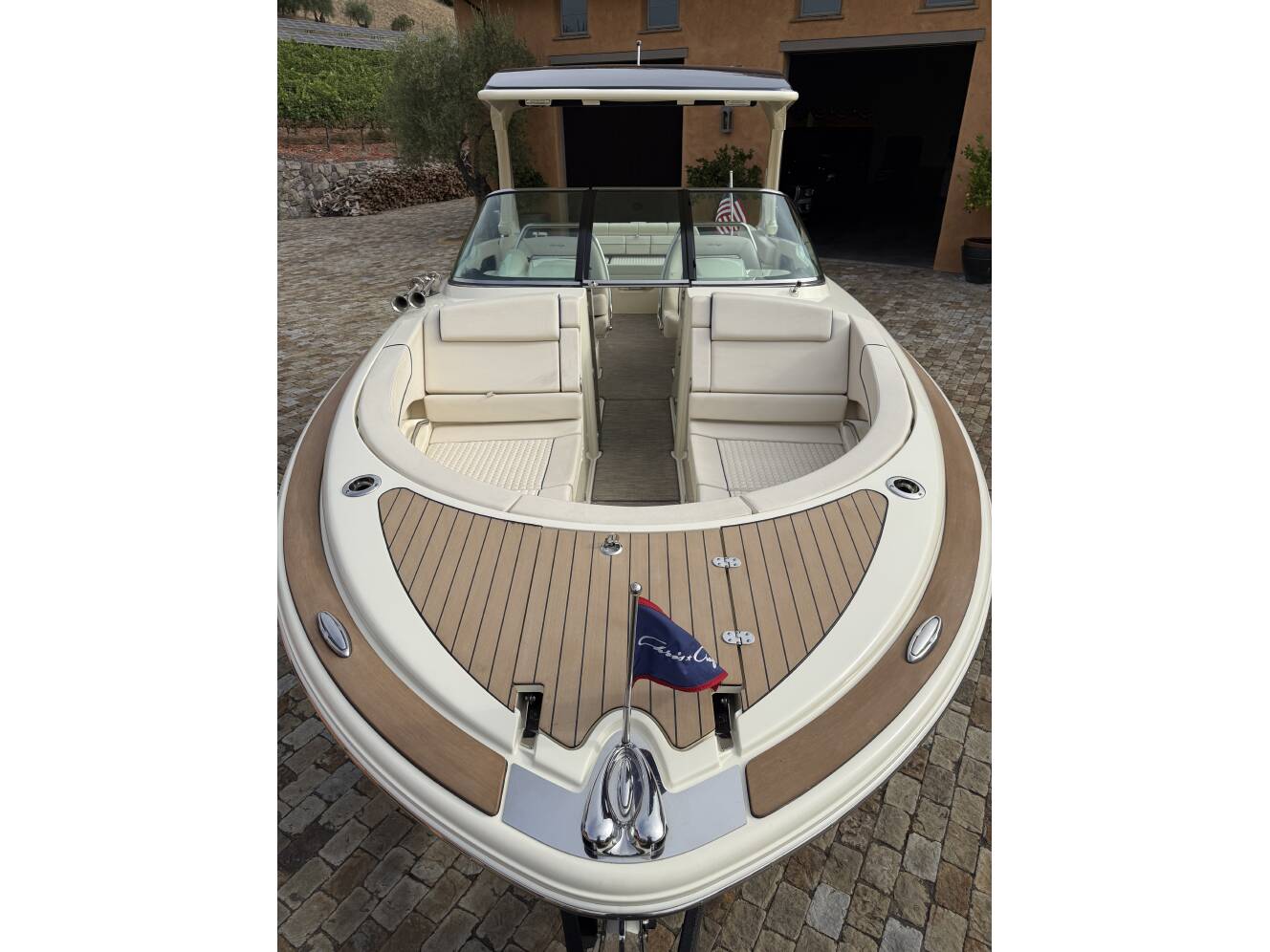A photo of this 2021 Chris-Craft LAUNCH 31 GT