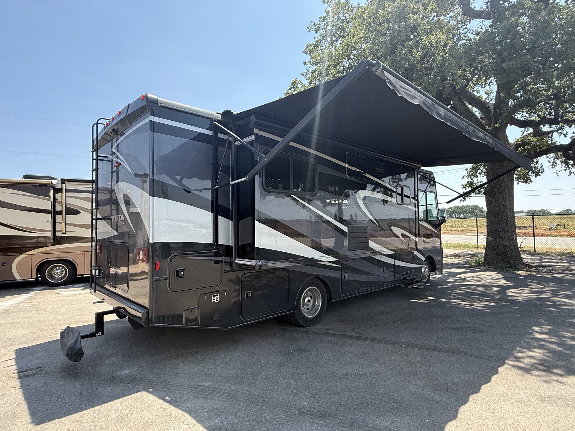 2016 Winnebago VISTA LX 27N in burleson TX