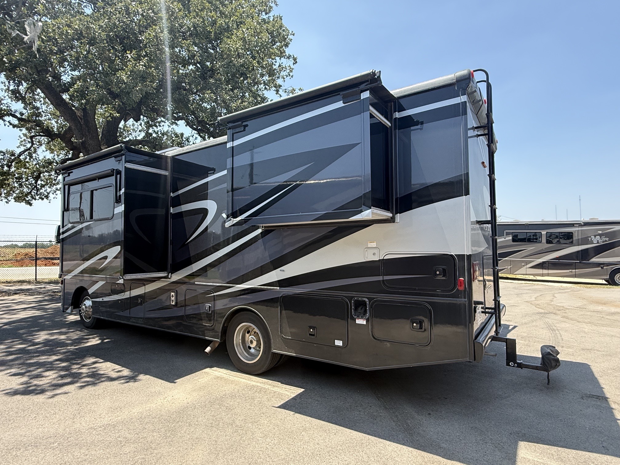 2016 Winnebago VISTA LX 27N in burleson TX