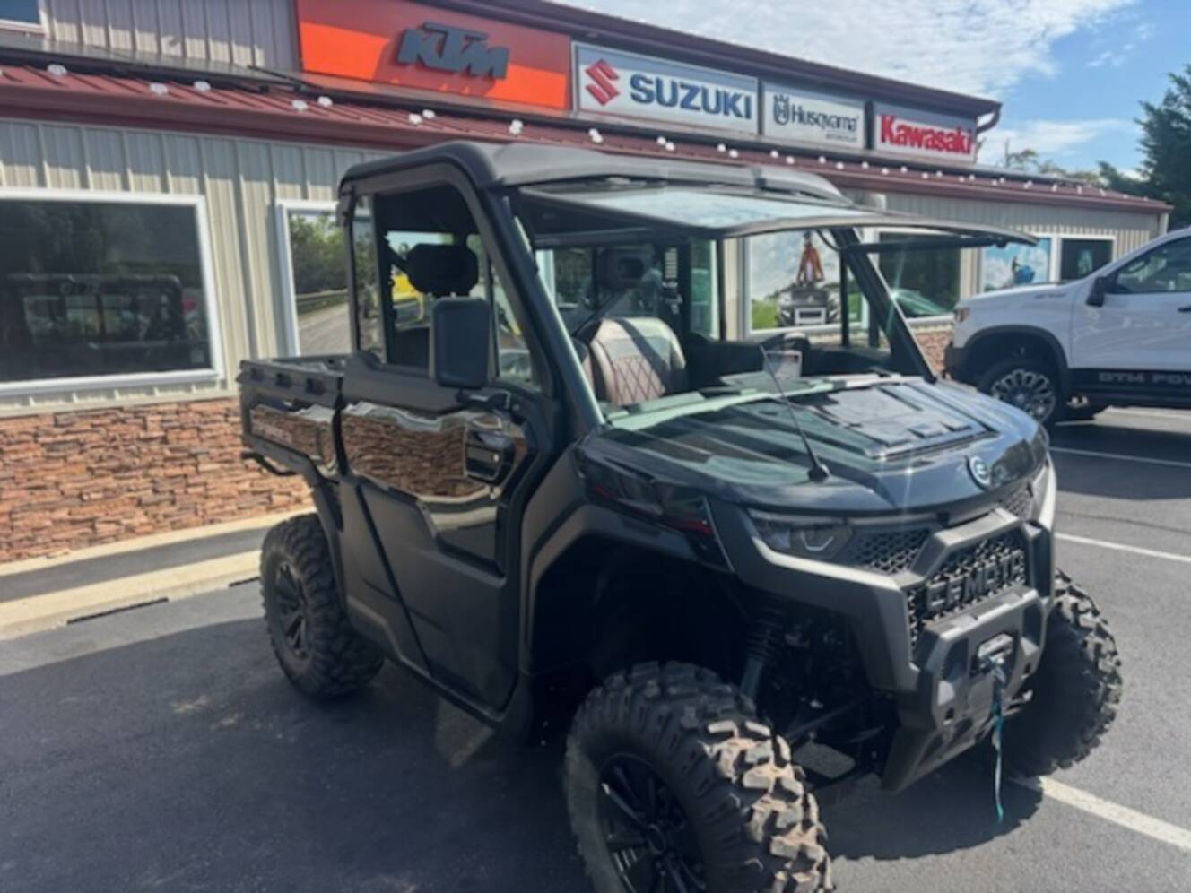 A photo of this 2025 CFMOTO UFORCE U10 Pro