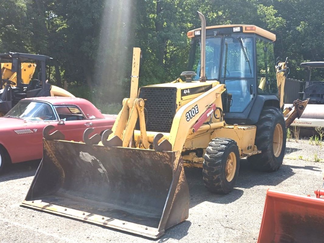 1998 DEERE 310E in Mount Holly, NJ