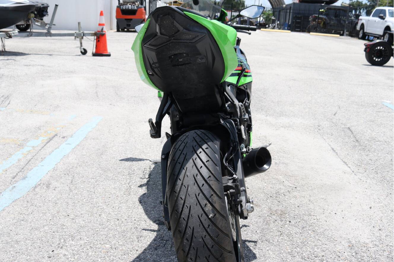 A photo of this 2024 Kawasaki NINJA ZX-6R ABS KRT EDITION
