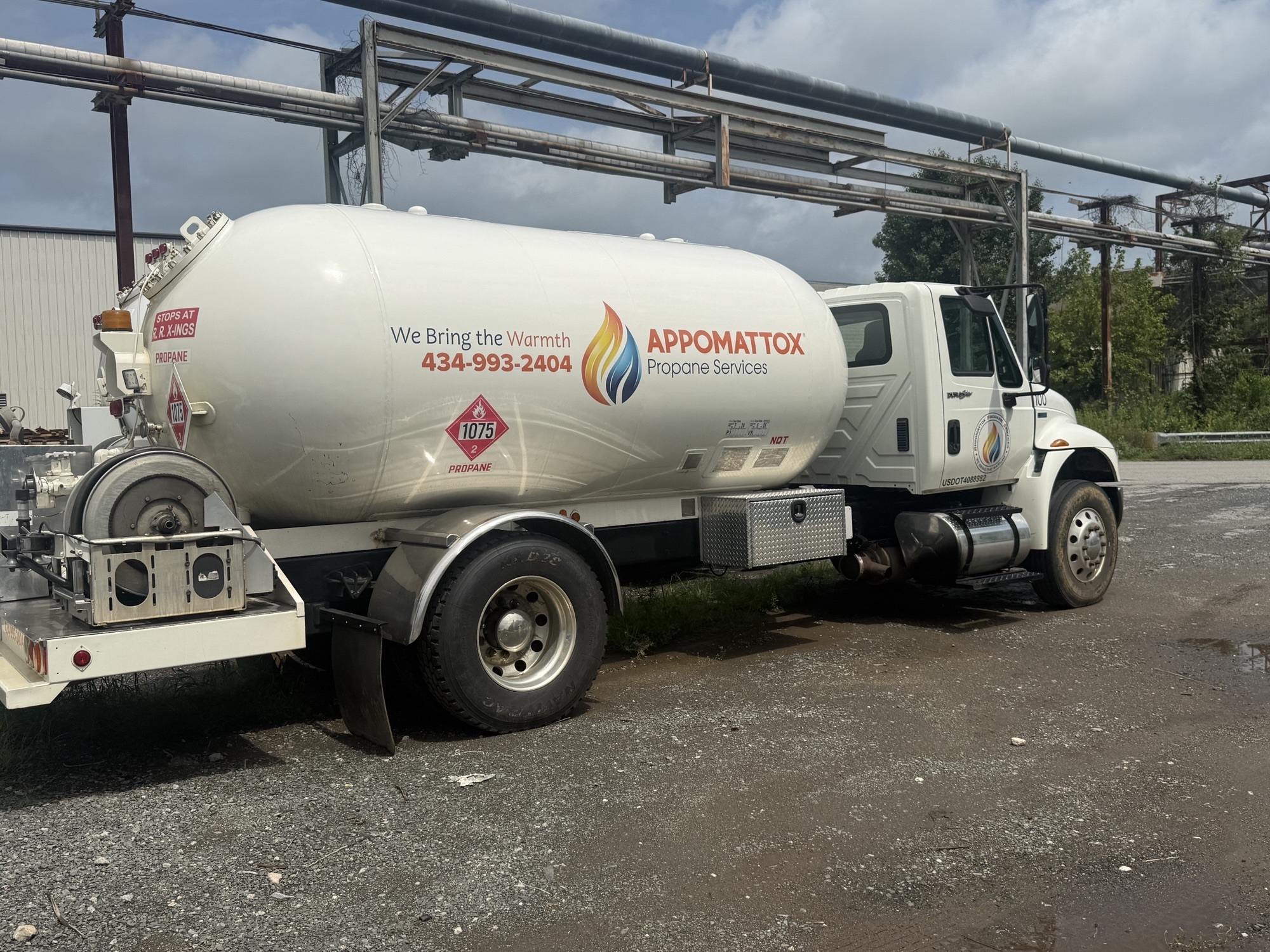 2014 INTERNATIONAL 4000 in Spout Spring, VA