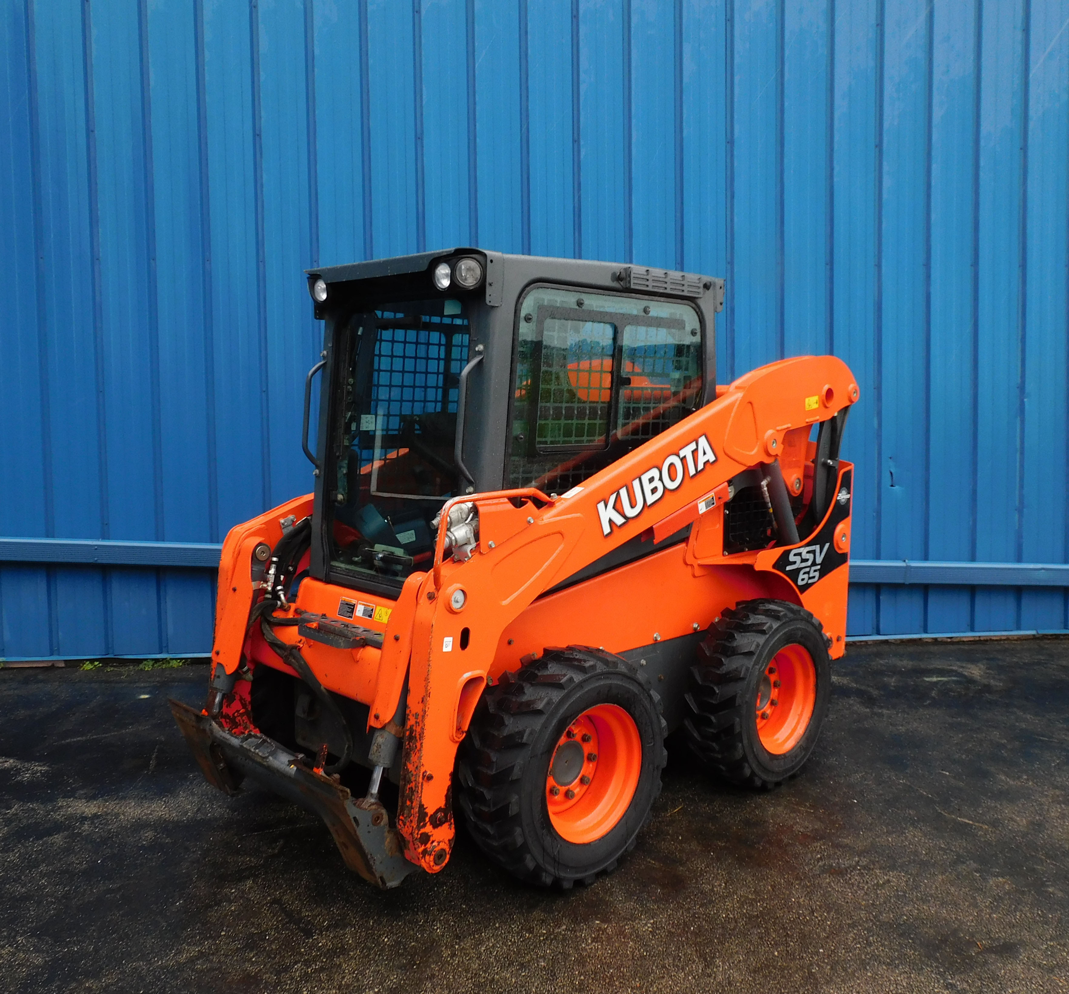 2022 KUBOTA SSV65 in Marshall, WI