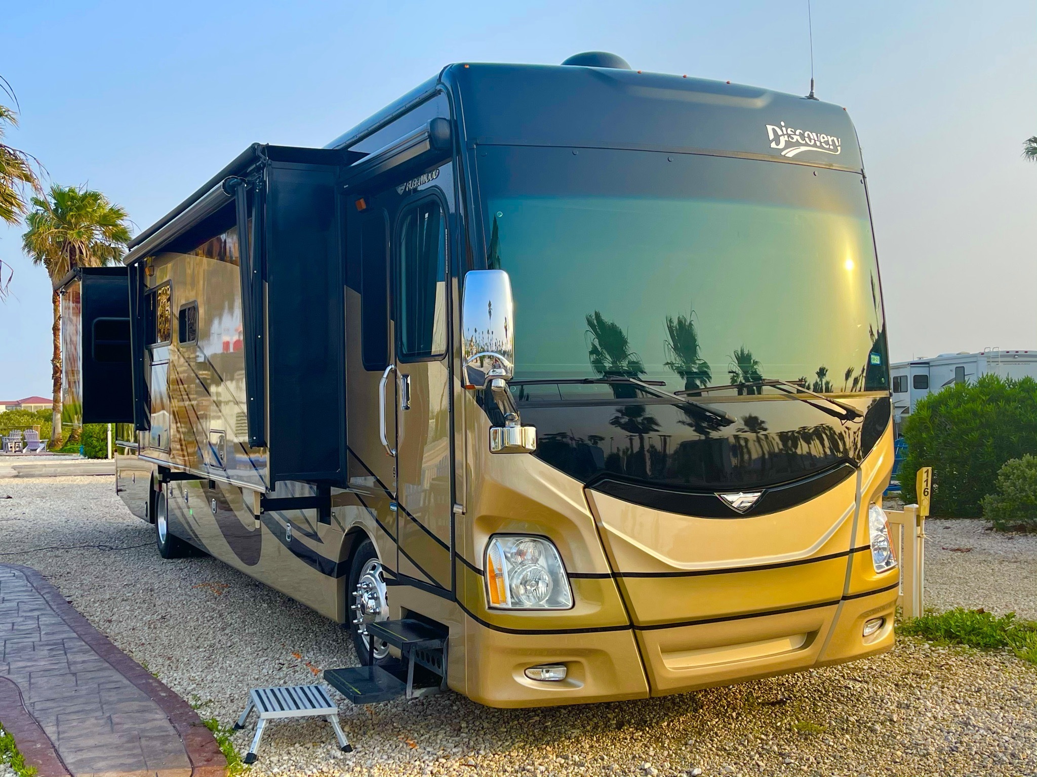 2014 Fleetwood DISCOVERY 40X RV