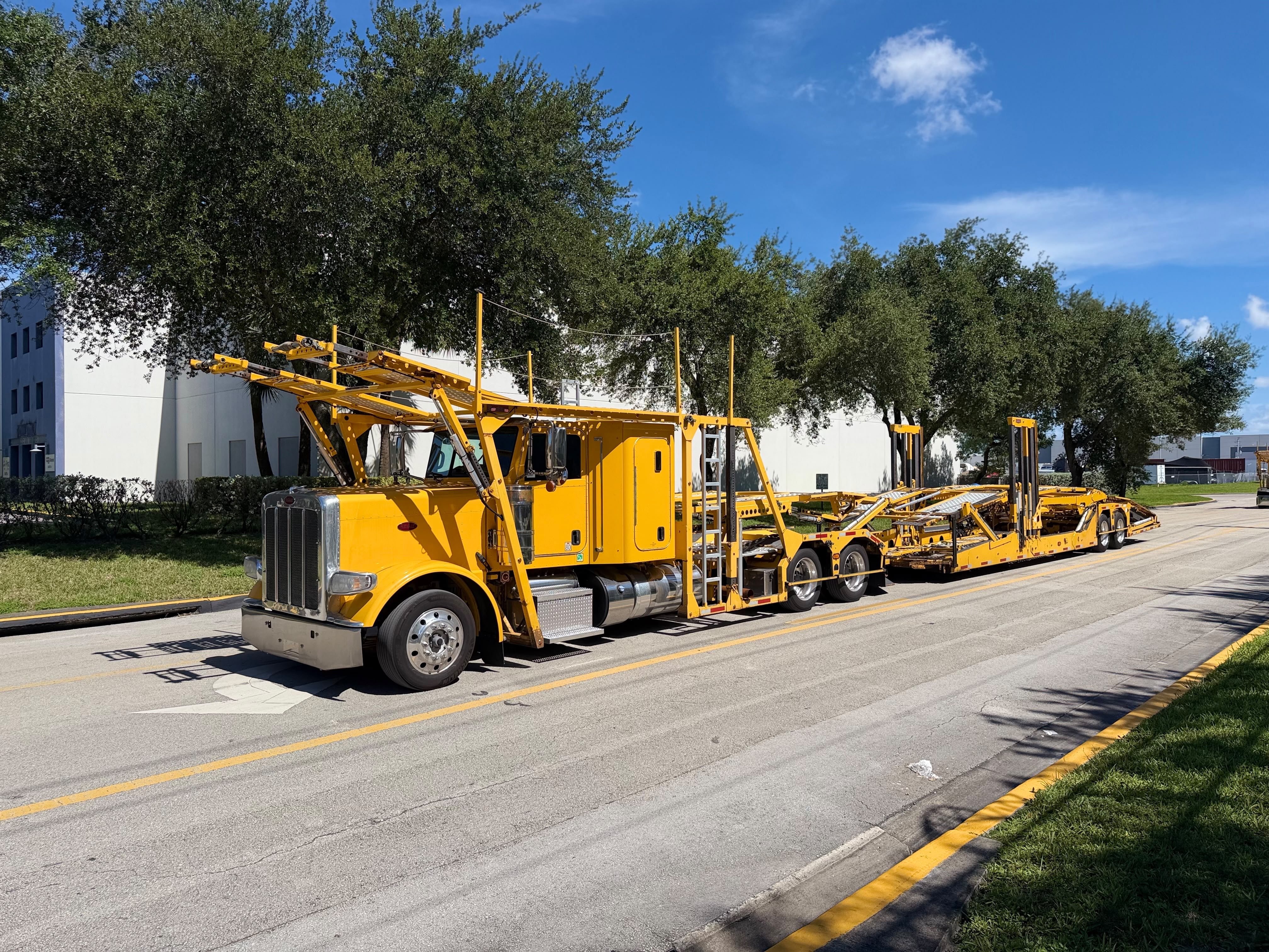 2018 PETERBILT 389 in Miami, FL