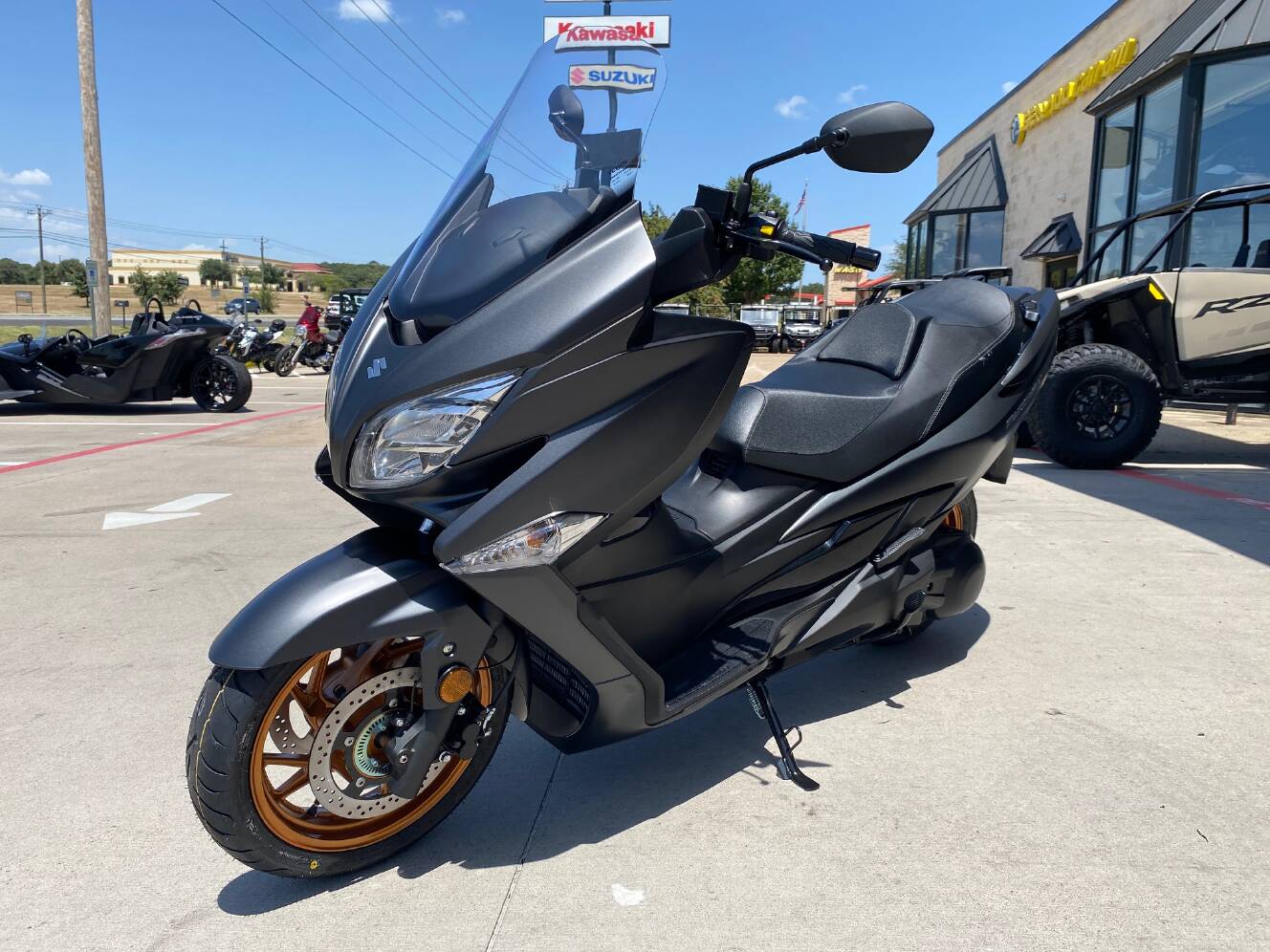 A photo of this 2027 Suzuki AN400AM7