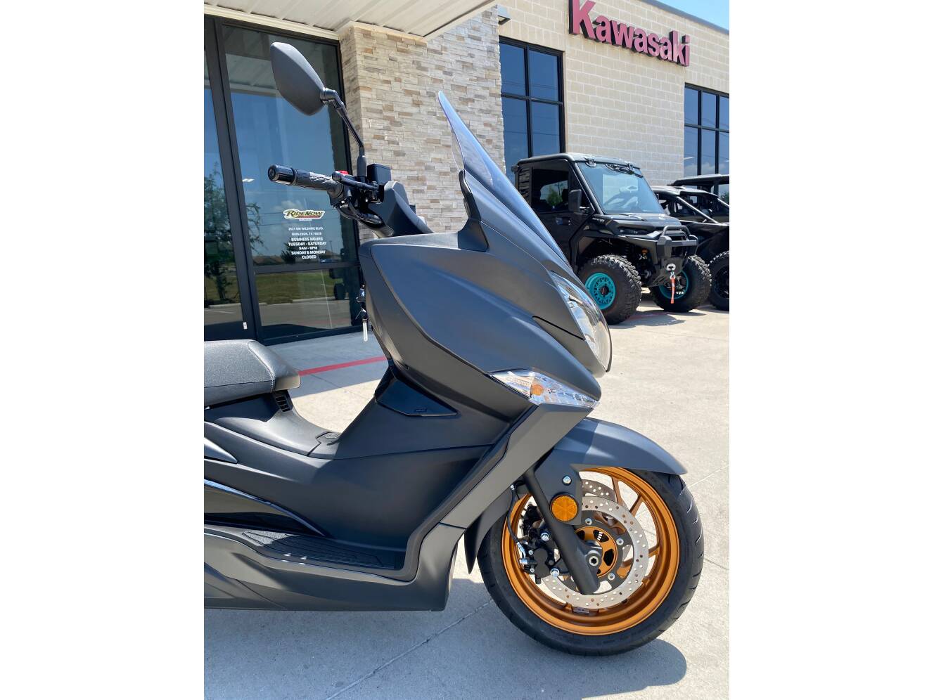 A photo of this 2027 Suzuki AN400AM7