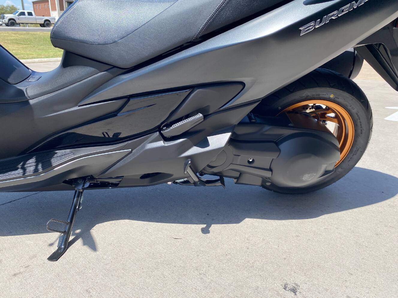 A photo of this 2027 Suzuki AN400AM7