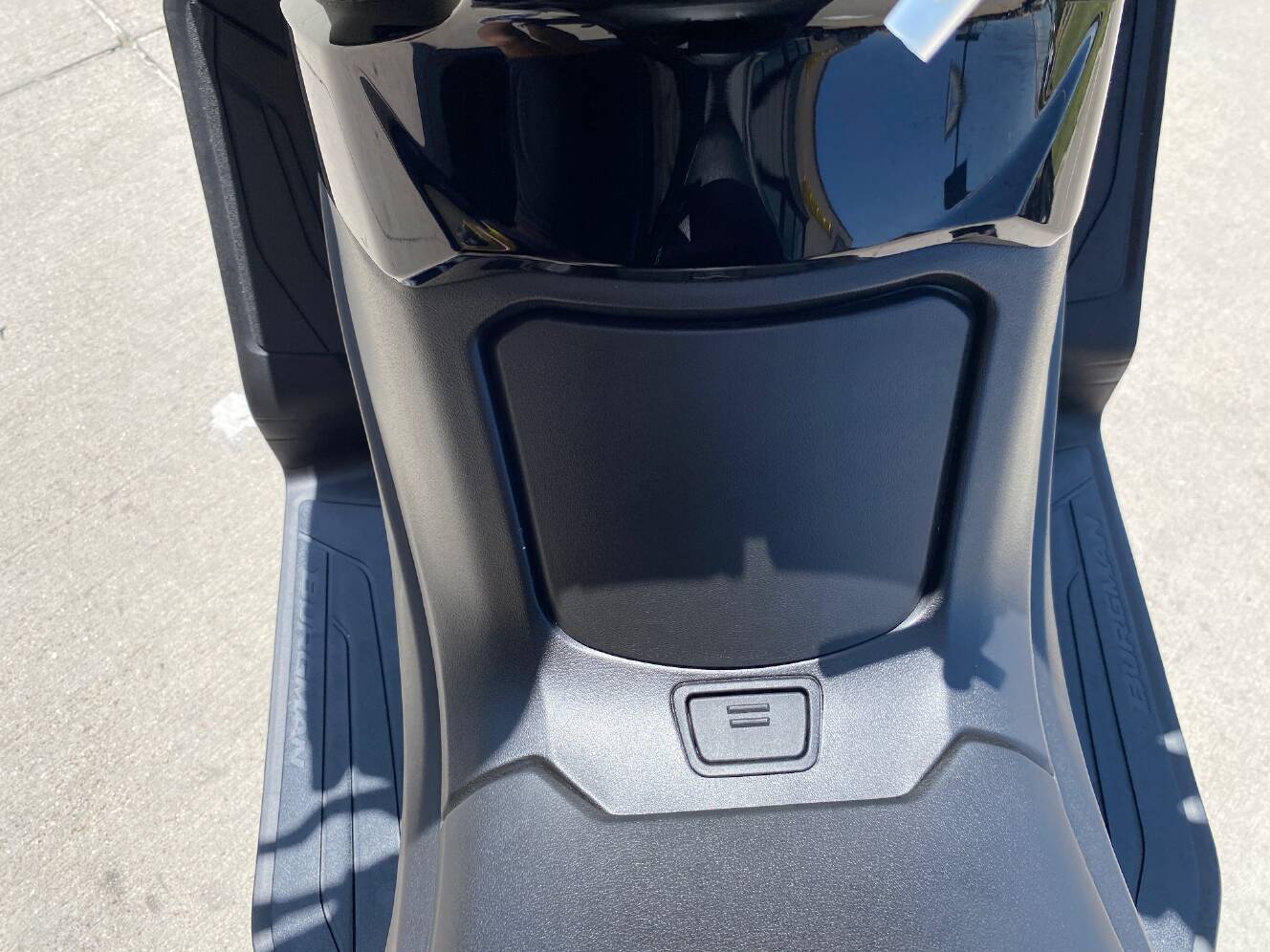 A photo of this 2027 Suzuki AN400AM7