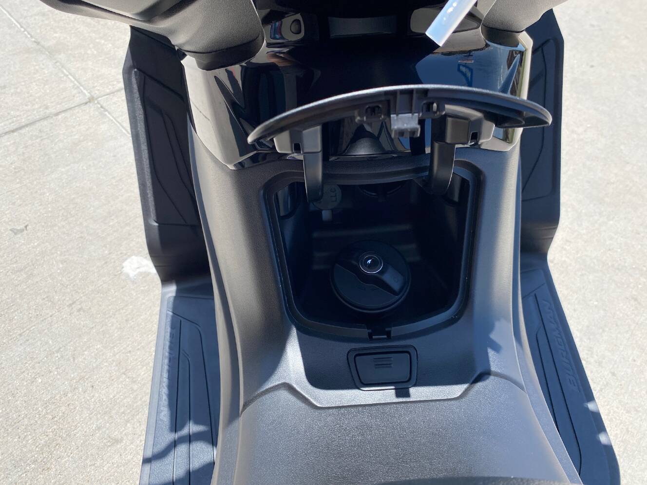 A photo of this 2027 Suzuki AN400AM7