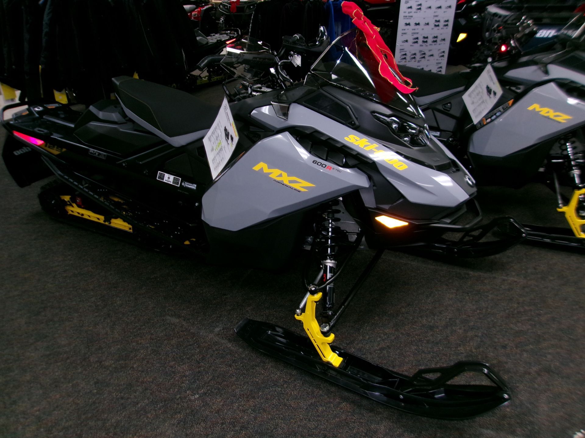2026 Ski-Doo MXZ Adrenaline 129 600R E-TEC ES Ripsaw 1.25 in zulu IN