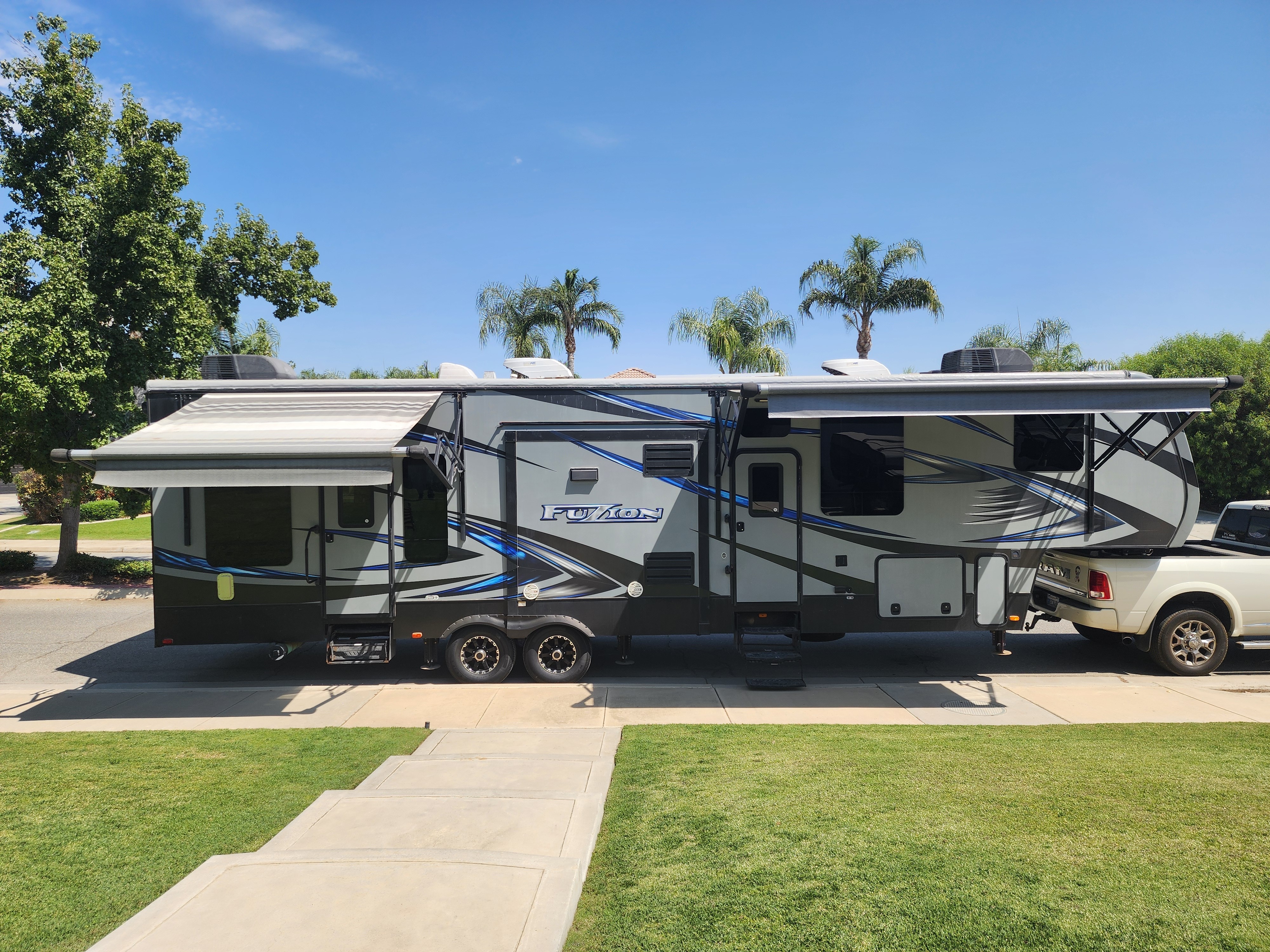 2015 Keystone FUZION 345 RV