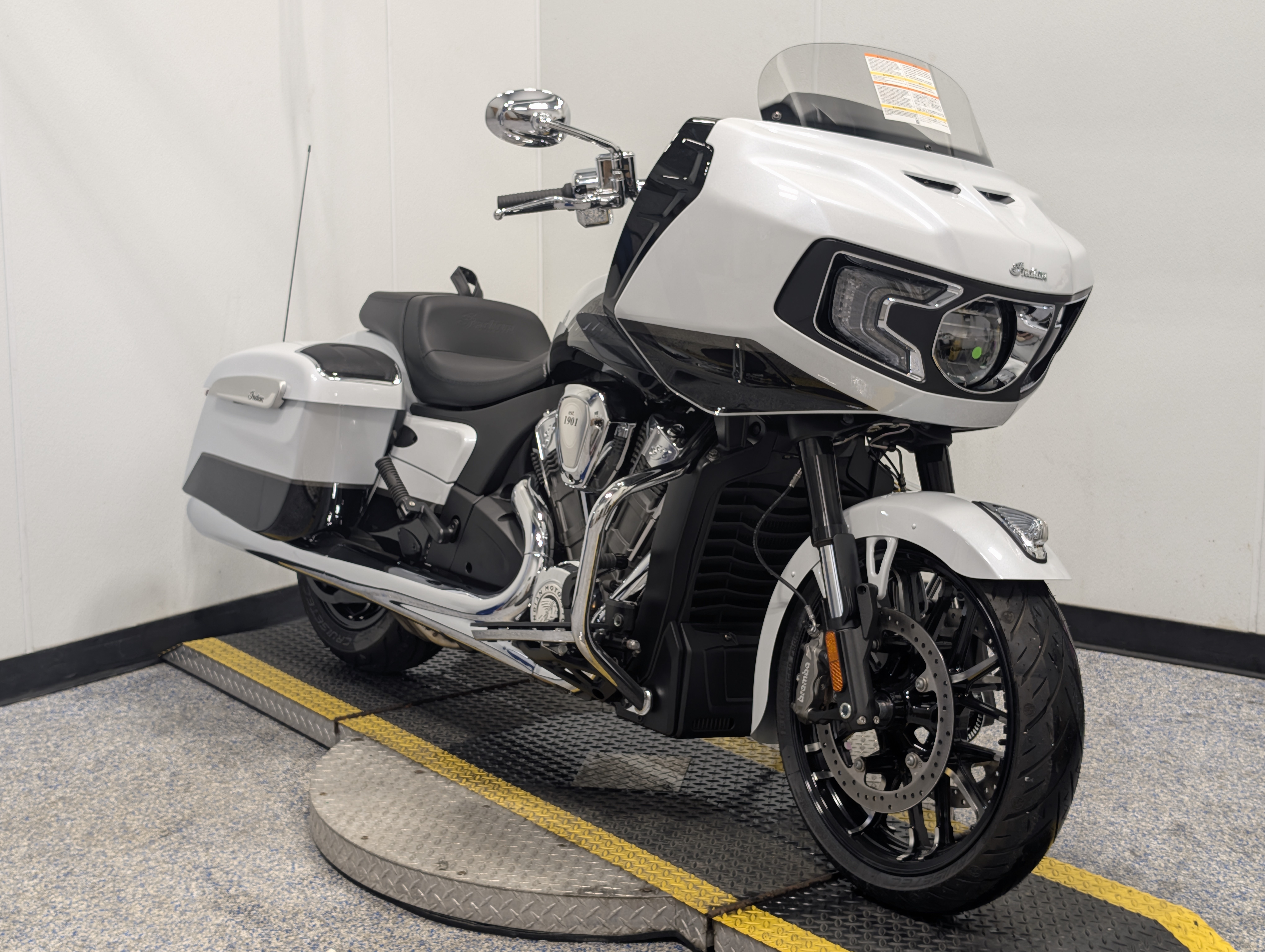 2025 Indian Motorcycle Challenger Limited 108" W/ RIDER ASSIST AND powerband a LIMITED in Auburn, MA