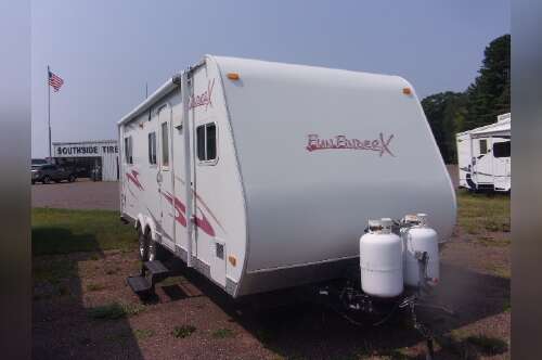 2008 Cruiser Rv Corp FUN FINDER 230DS in chippewa falls WI