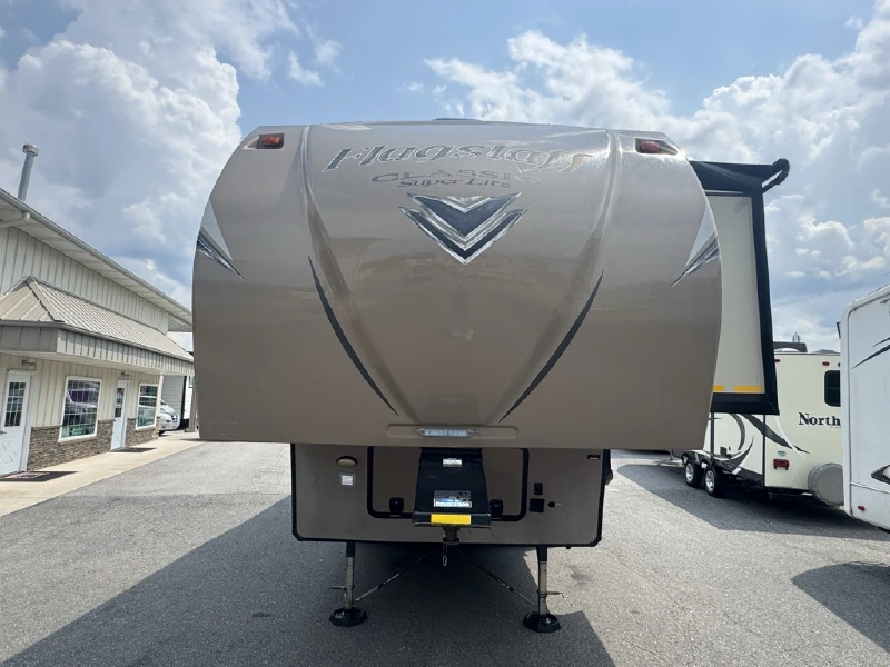 2018 FOREST RIVER FLAGSTAFF CLASSIC SUPER LITE 8524RLBS