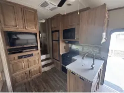 2018 FOREST RIVER FLAGSTAFF CLASSIC SUPER LITE 8524RLBS