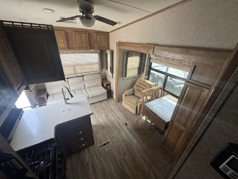 2018 FOREST RIVER FLAGSTAFF CLASSIC SUPER LITE 8524RLBS