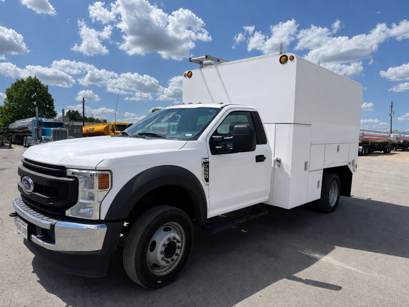 2020 FORD F550 in Bedford, TX